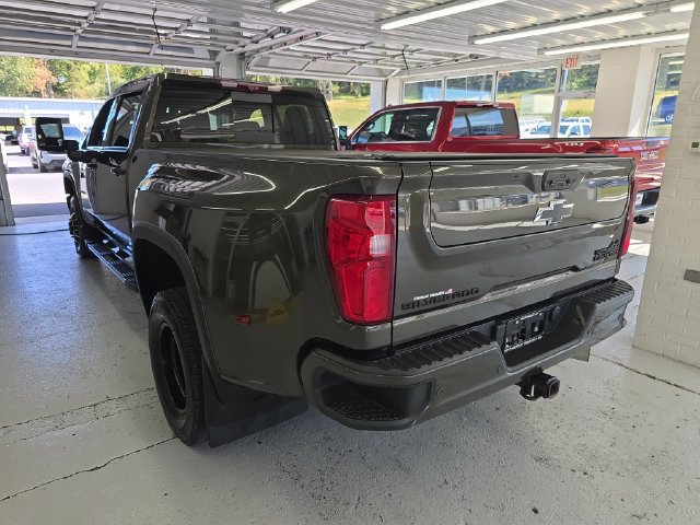 Certified 2022 Chevrolet Silverado 3500 High Country AWD/4WD image 3