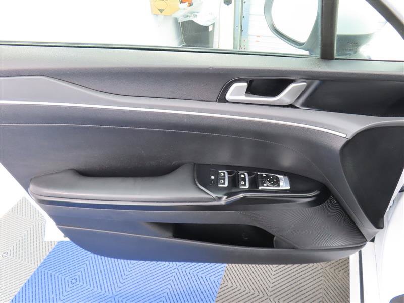 Used 2023 Kia K5 LXS FWD image 11