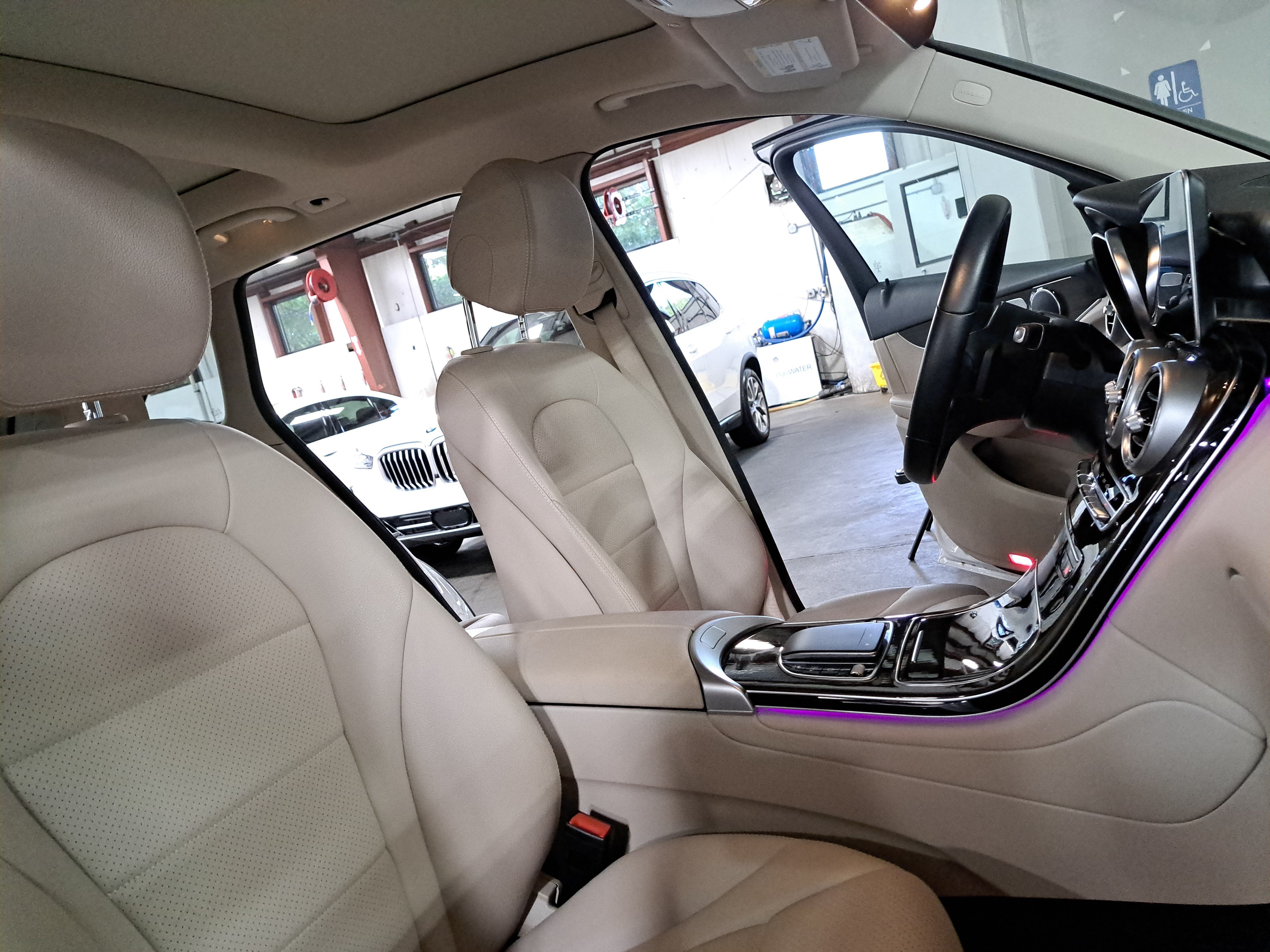 Certified 2022 Mercedes-Benz GLC 300 image 11