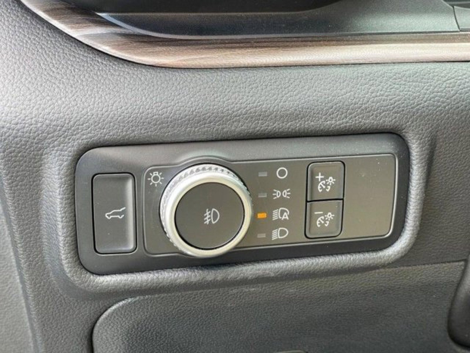 Used 2021 Ford Explorer Limited w/ Equipment Group 301A image 34