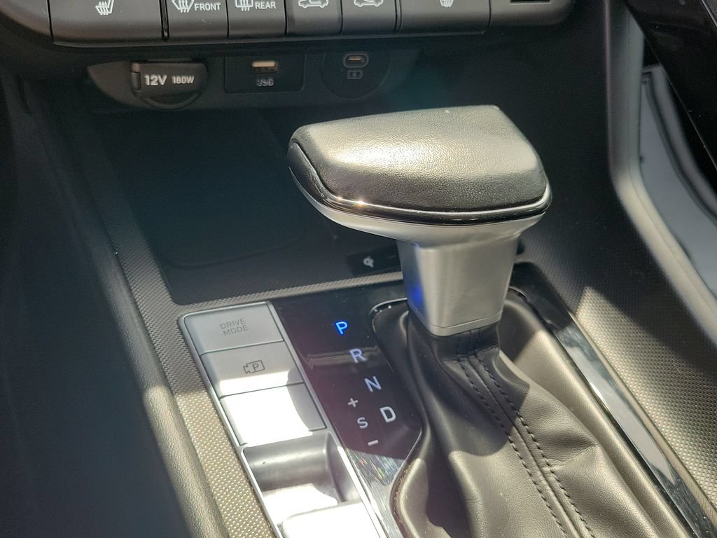 Used 2025 Hyundai Elantra SEL FWD image 30
