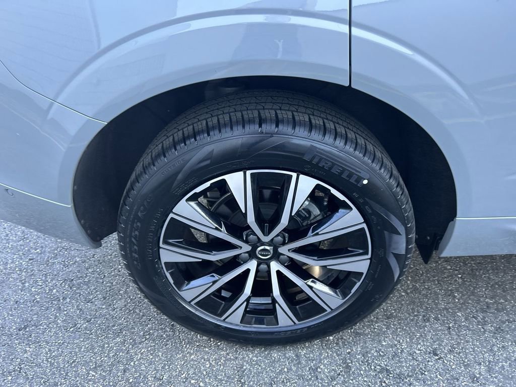 Certified 2024 Volvo XC60 B5 Plus w/ Climate Package image 12
