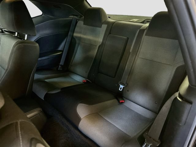 Used 2015 Dodge Challenger SXT RWD image 22