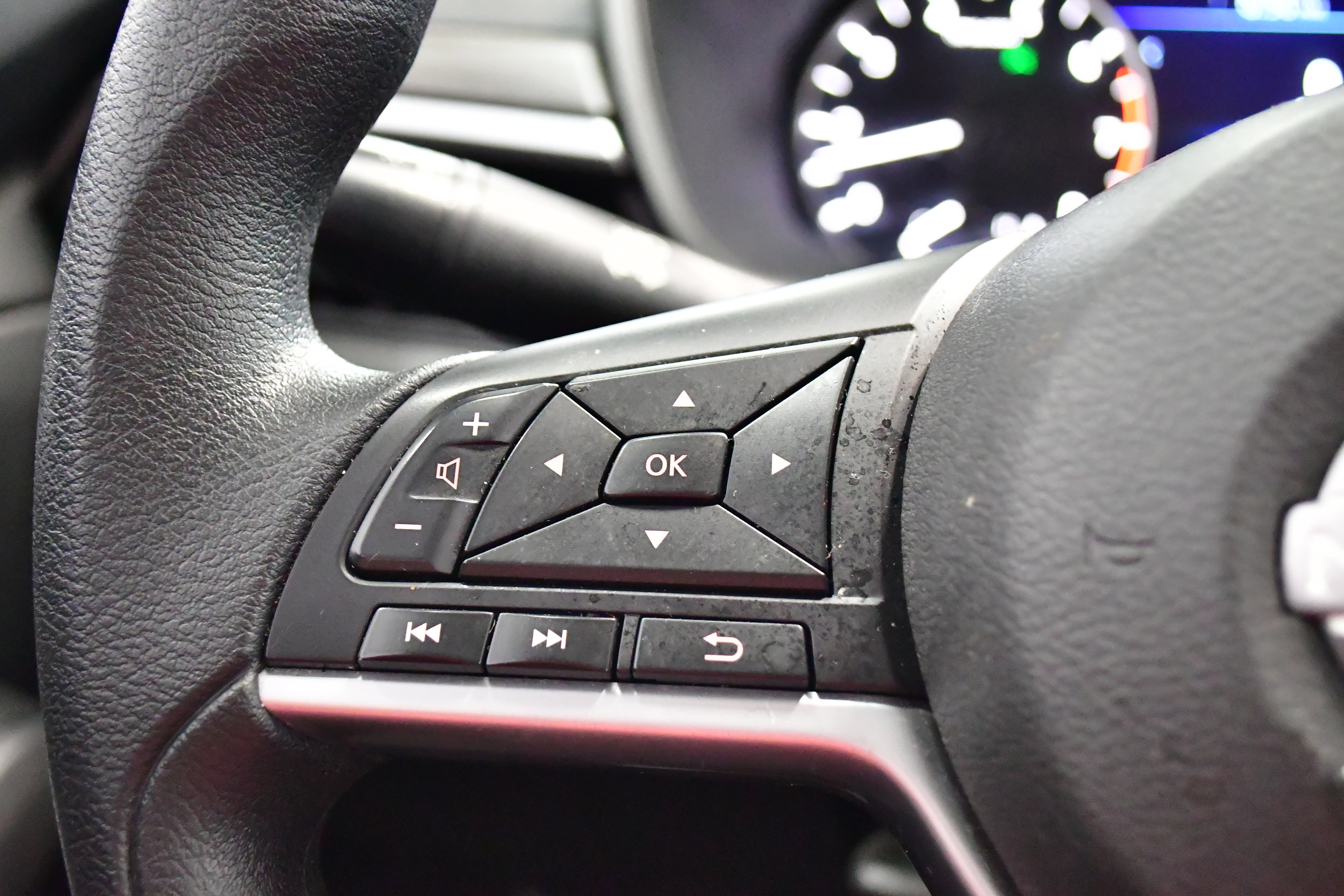 Used 2025 Nissan Altima 2.5 SV FWD image 20