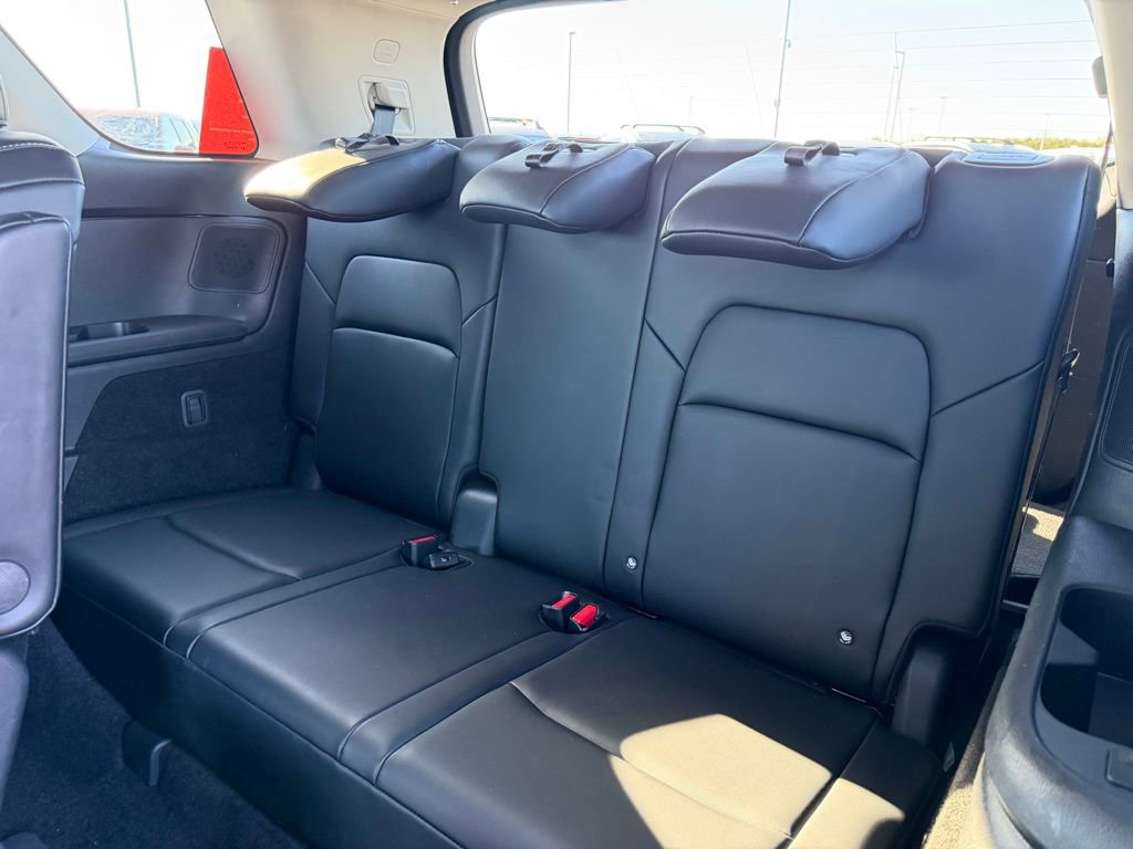 Used 2025 Nissan Pathfinder Platinum image 17