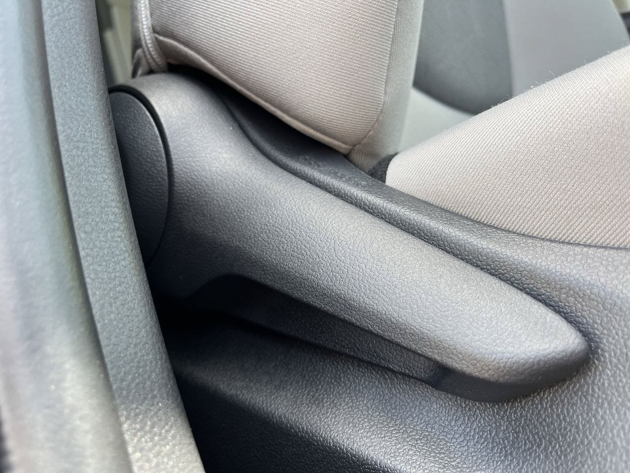 Used 2025 Toyota RAV4 XLE FWD image 26