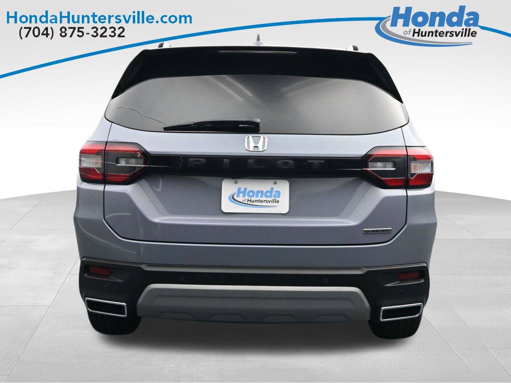 Used 2025 Honda Pilot Touring image 7