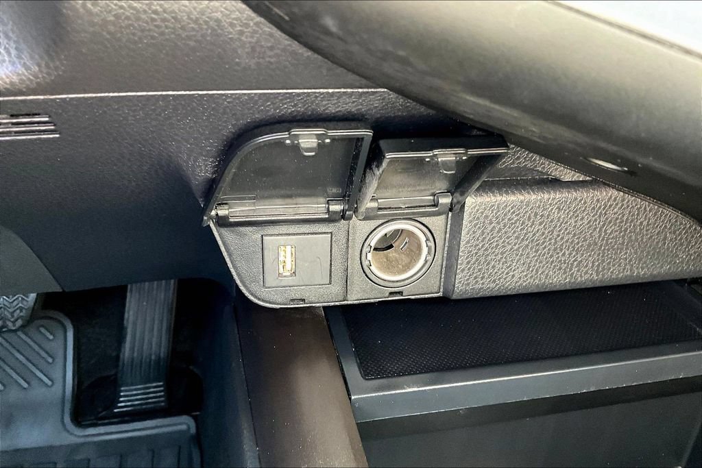Used 2023 Toyota Camry SE FWD image 20
