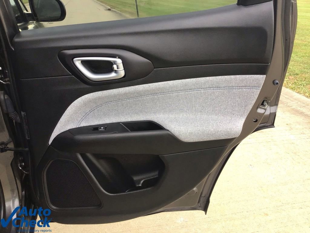 Used 2022 Jeep Compass Latitude image 14