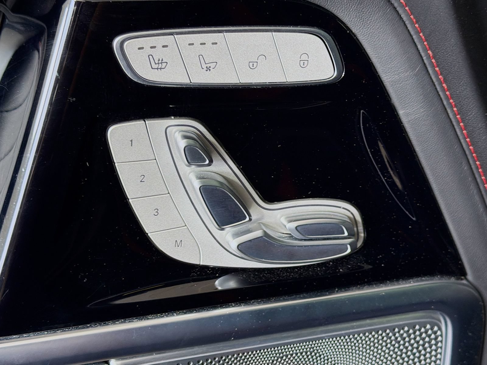 Used 2025 Mercedes-Benz G 63 AMG 4MATIC image 23