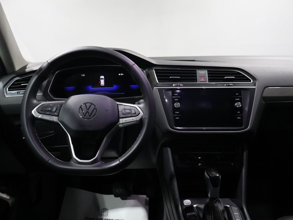 Used 2024 Volkswagen Tiguan SE image 16