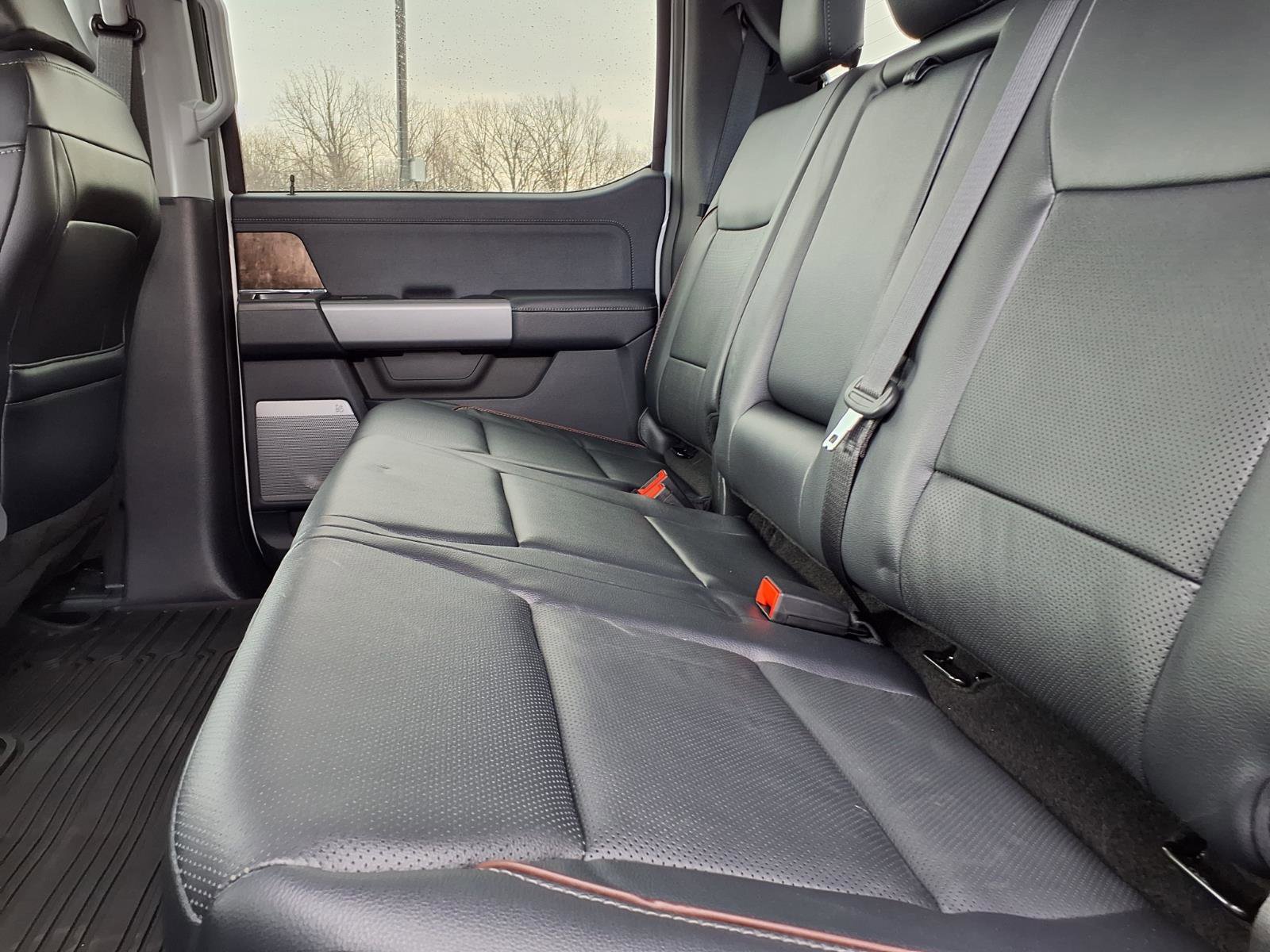 Used 2024 Ford F250 Lariat w/ Sport Appearance Package image 7