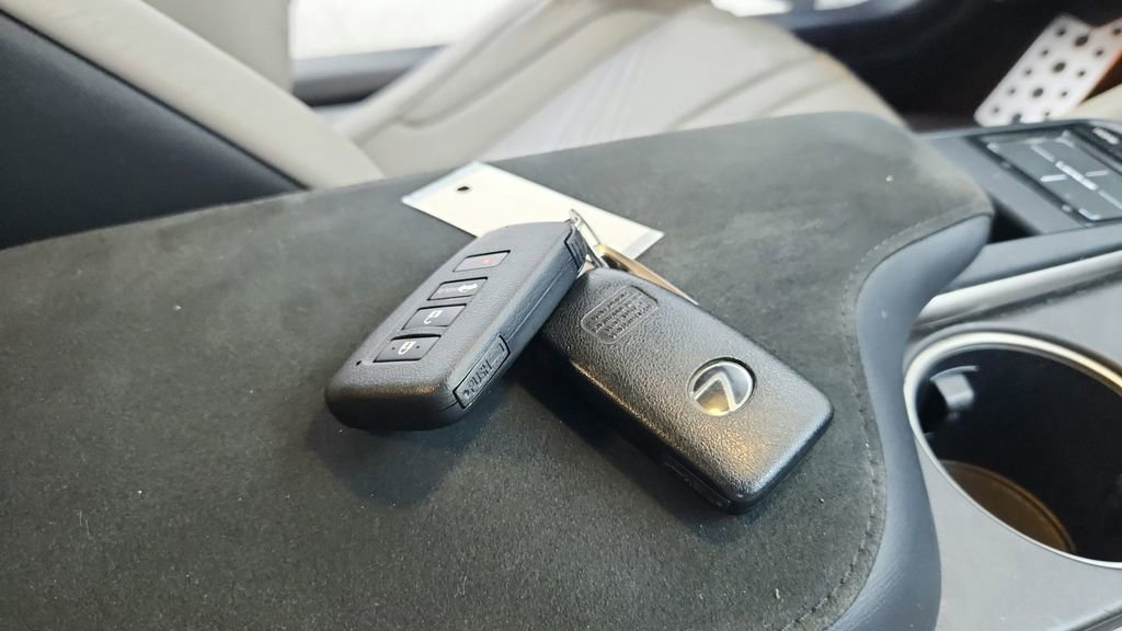 Used 2015 Lexus RC F image 38