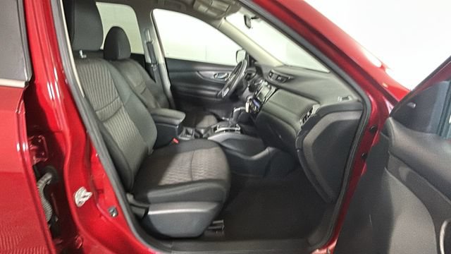 Used 2020 Nissan Rogue S FWD image 29