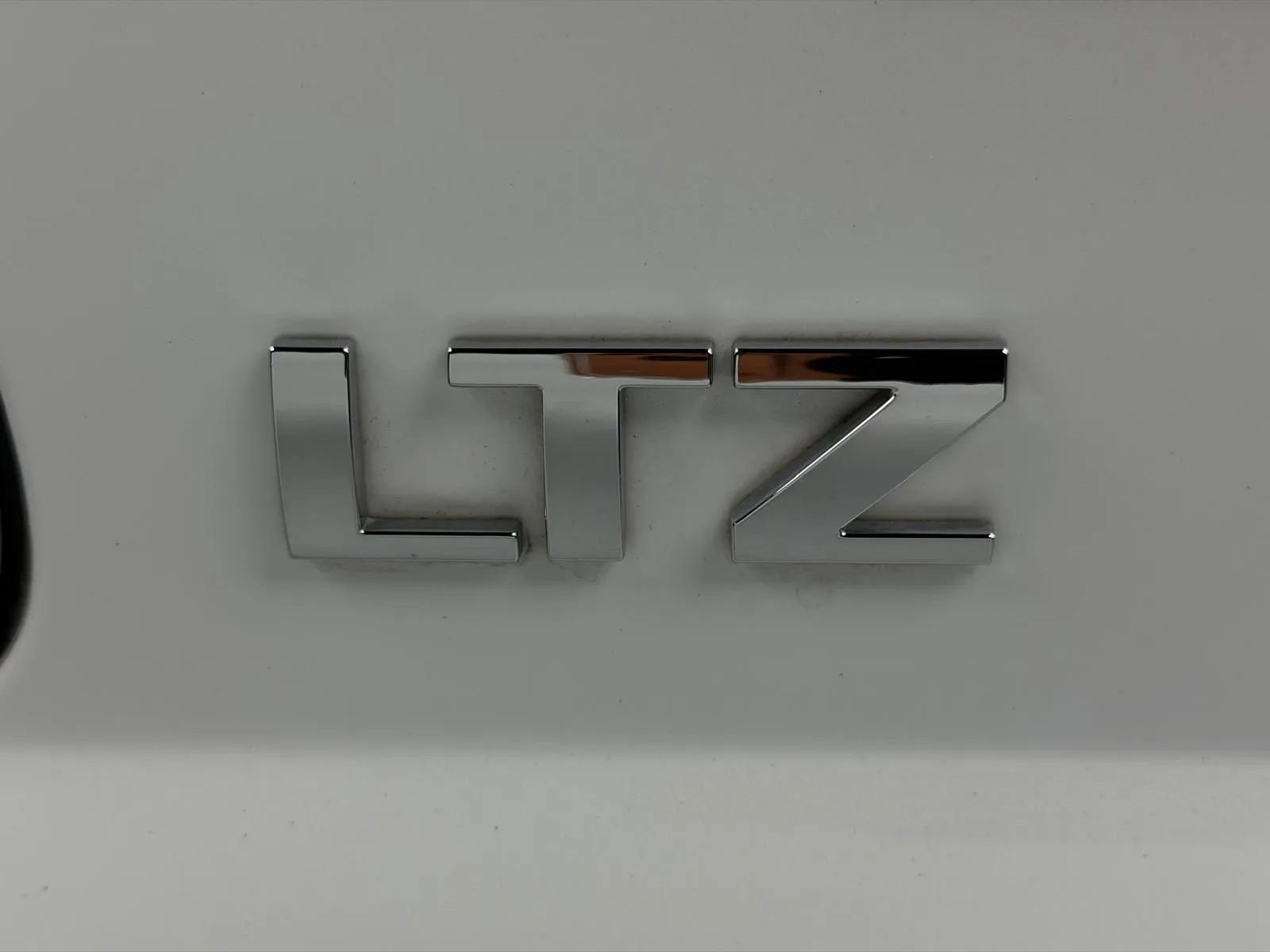Used 2016 Chevrolet Suburban LTZ AWD/4WD image 7