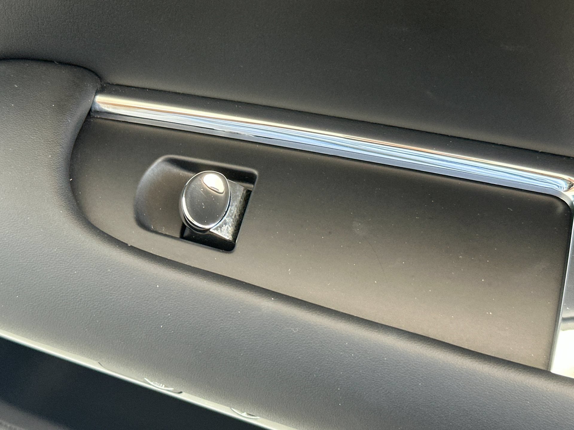 Certified 2019 Rolls-Royce Dawn RWD image 18