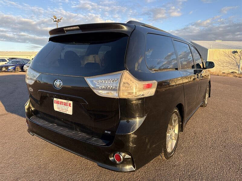 Used 2011 Toyota Sienna SE w/ Preferred Pkg image 7