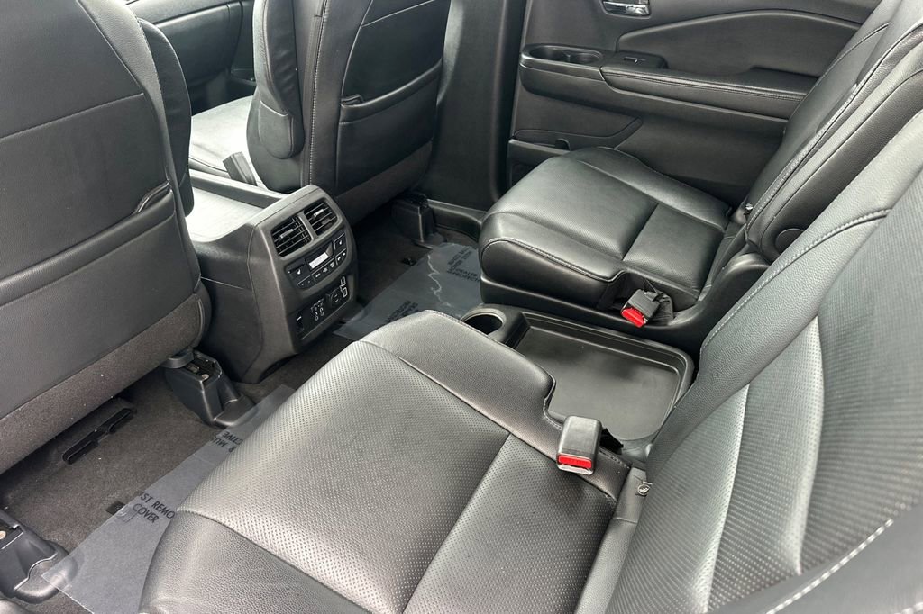 Used 2019 Honda Pilot Elite image 12