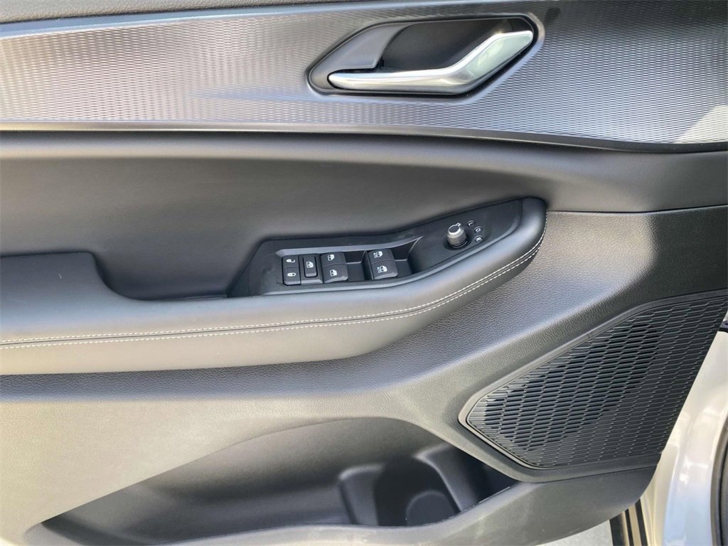 New 2025 Jeep Grand Cherokee L Altitude image 37