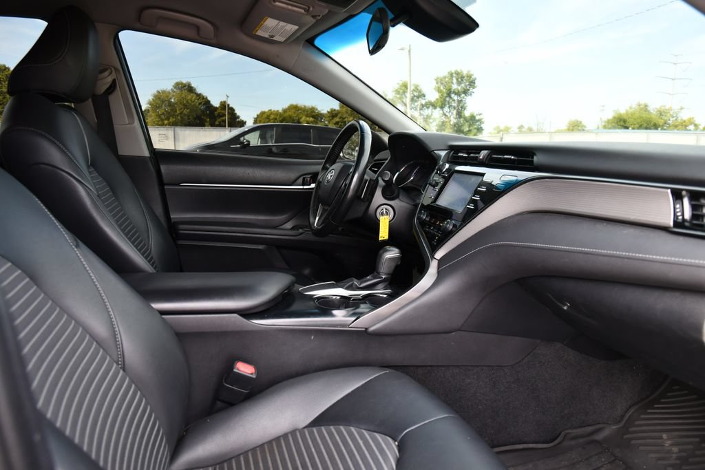 Used 2019 Toyota Camry SE FWD image 29
