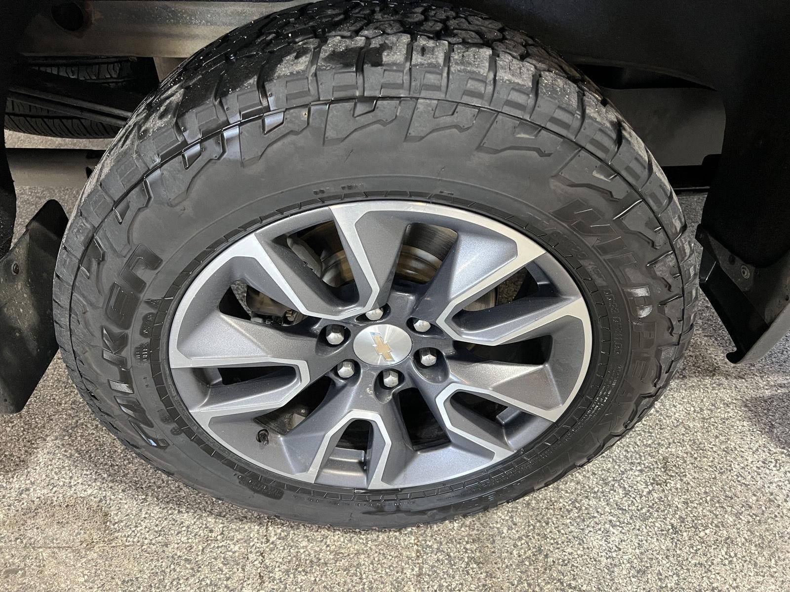 Used 2021 Chevrolet Silverado 1500 LT AWD/4WD image 29
