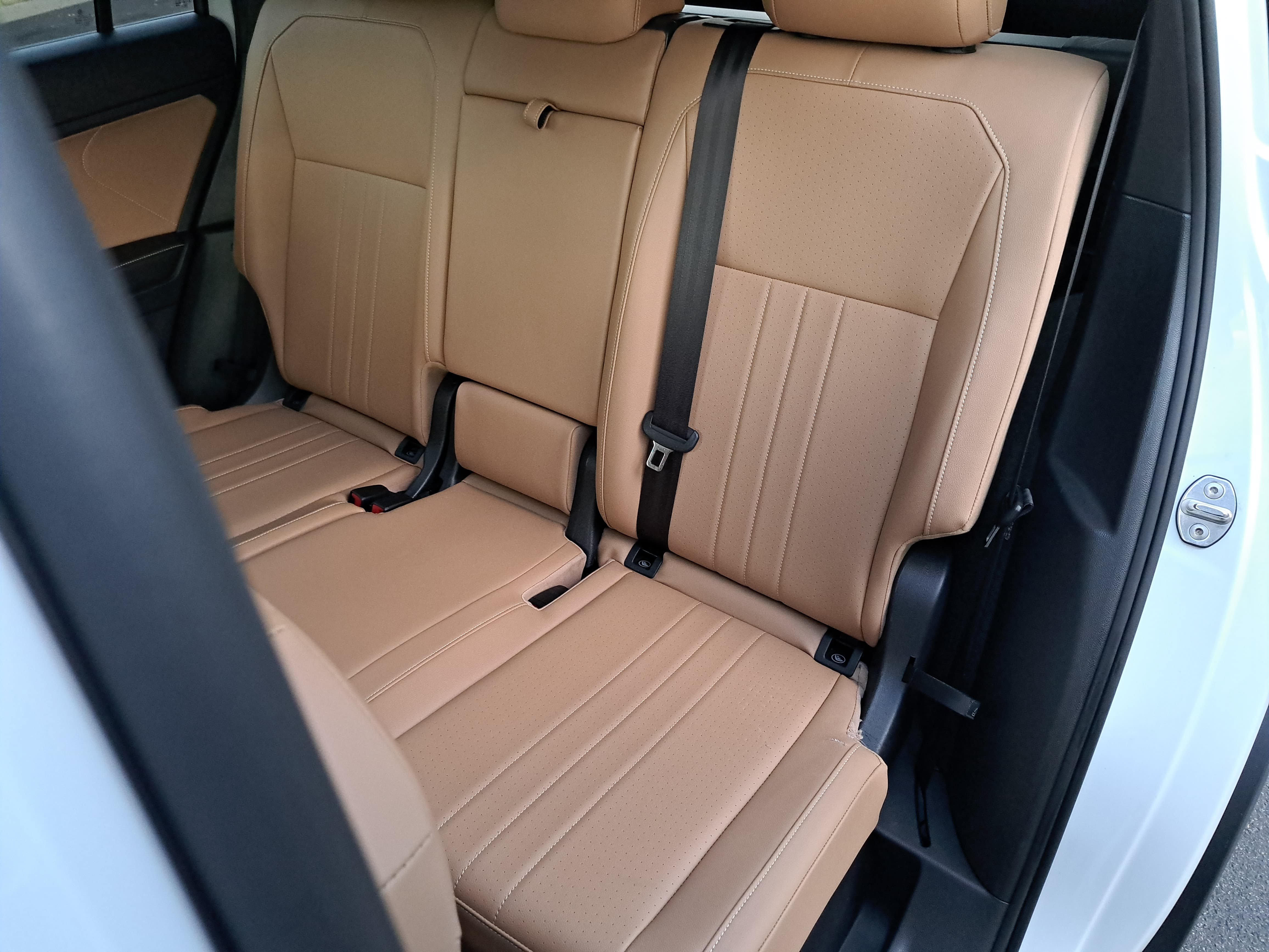 Certified 2022 Volkswagen Tiguan SE R-Line AWD/4WD image 15