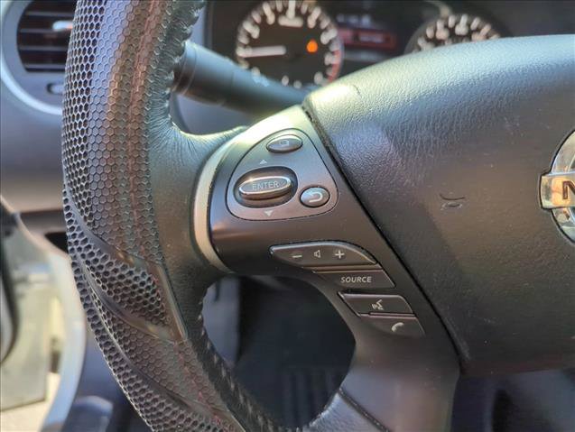 Used 2018 Nissan Pathfinder SL w/ Midnight Edition Package AWD/4WD image 16