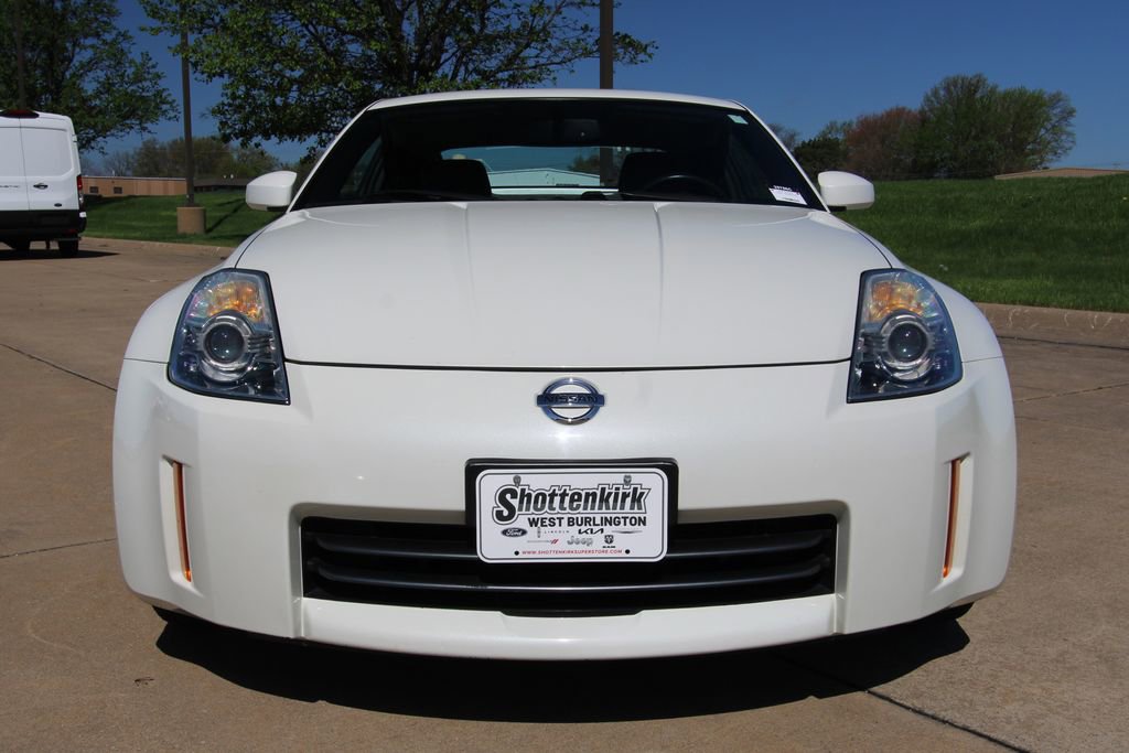 Used 2006 Nissan 350Z Touring image 2