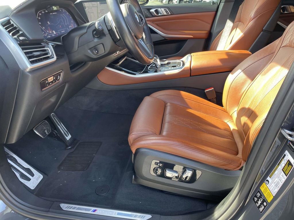 Used 2022 BMW X5 M50i image 20