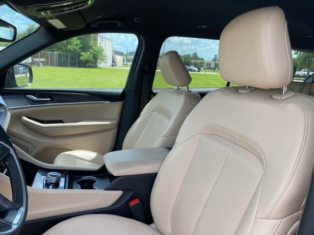 Used 2025 Jeep Grand Cherokee L Limited AWD/4WD image 15