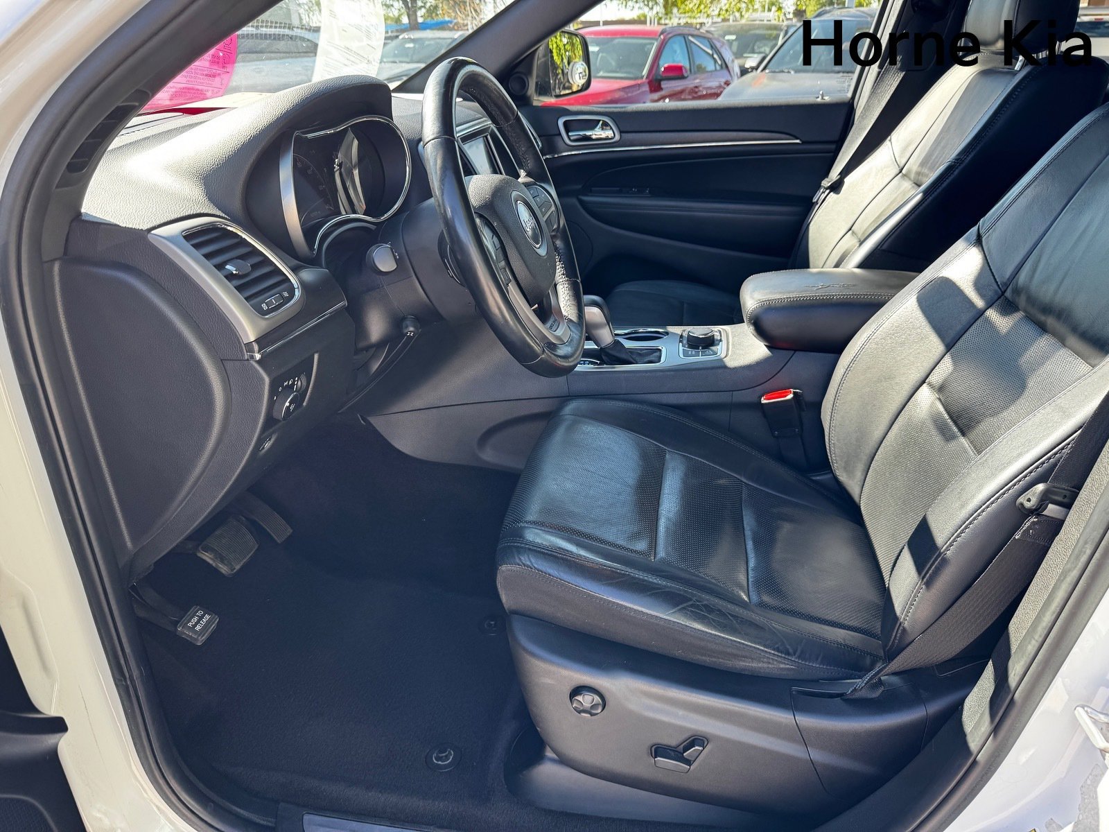 Used 2018 Jeep Grand Cherokee Limited w/ Luxury Group II image 9