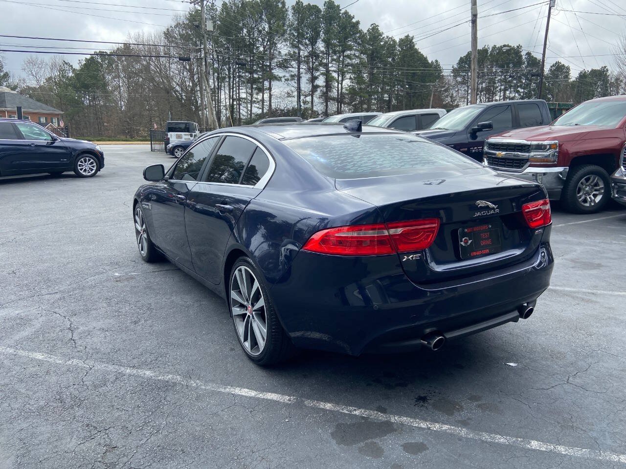 Used 2017 Jaguar XE Prestige RWD image 8