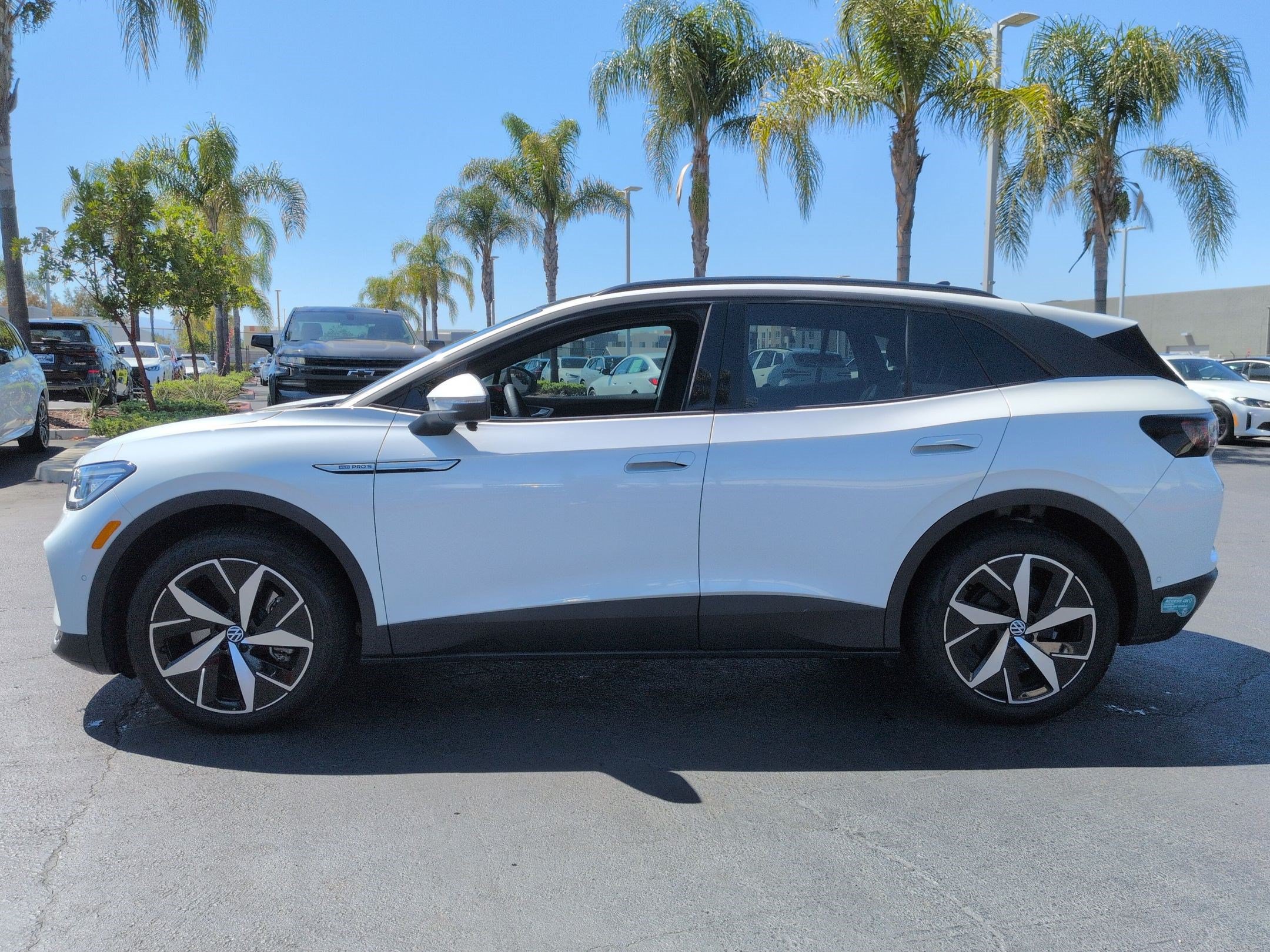 Used 2023 Volkswagen ID.4 Pro S AWD/4WD image 7