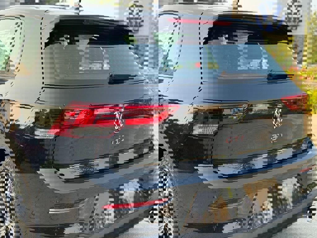 New 2025 Volkswagen GTI SE image 17