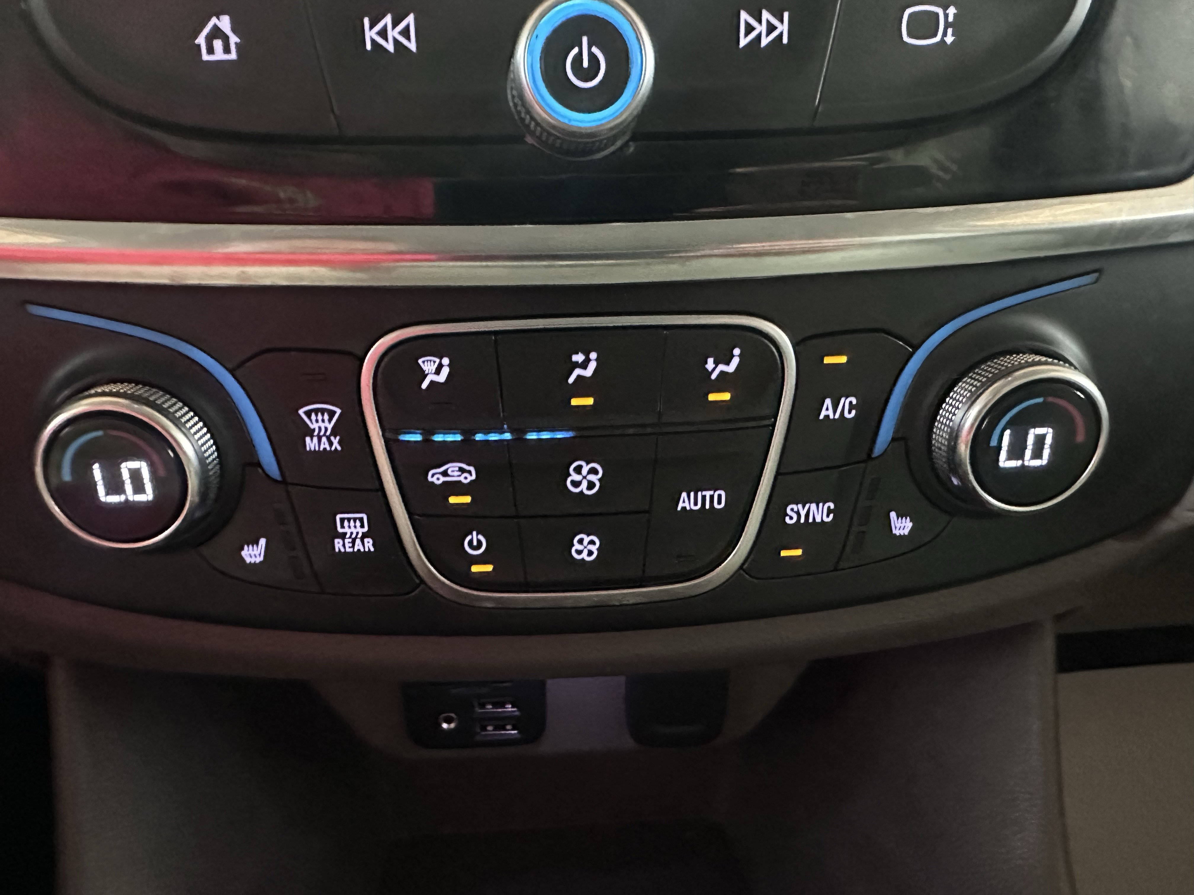 Used 2020 Chevrolet Traverse LT w/ LT Premium Package FWD image 54
