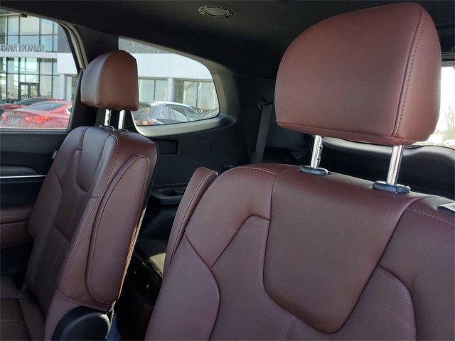 Used 2024 Kia Telluride EX w/ EX Captain's Chair Package image 13