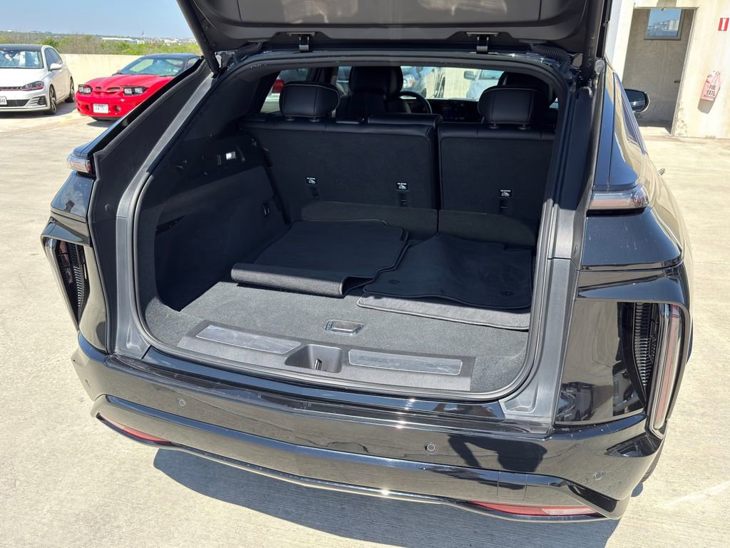 Used 2024 Cadillac Lyriq Sport image 13