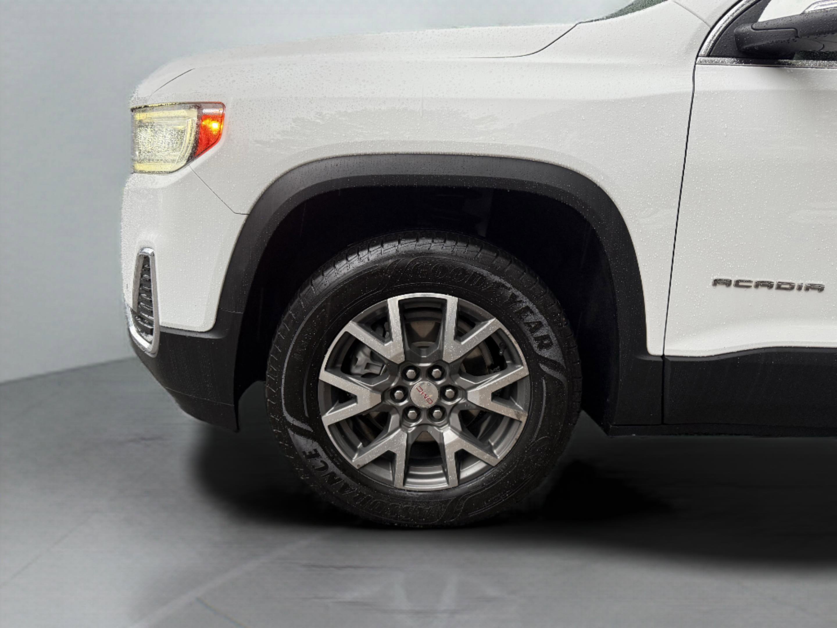 Used 2022 GMC Acadia SLE image 40