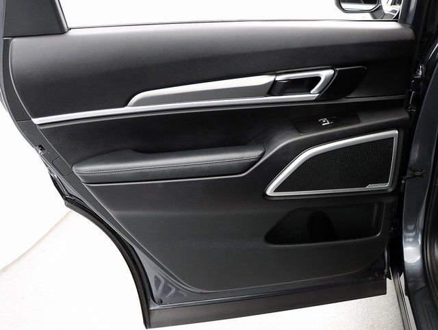 Used 2022 Kia Telluride LX image 25