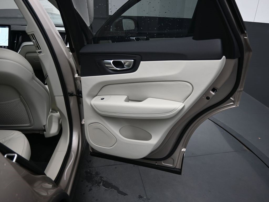 New 2026 Volvo XC60 B5 Ultra w/ Protection Package Premier image 33