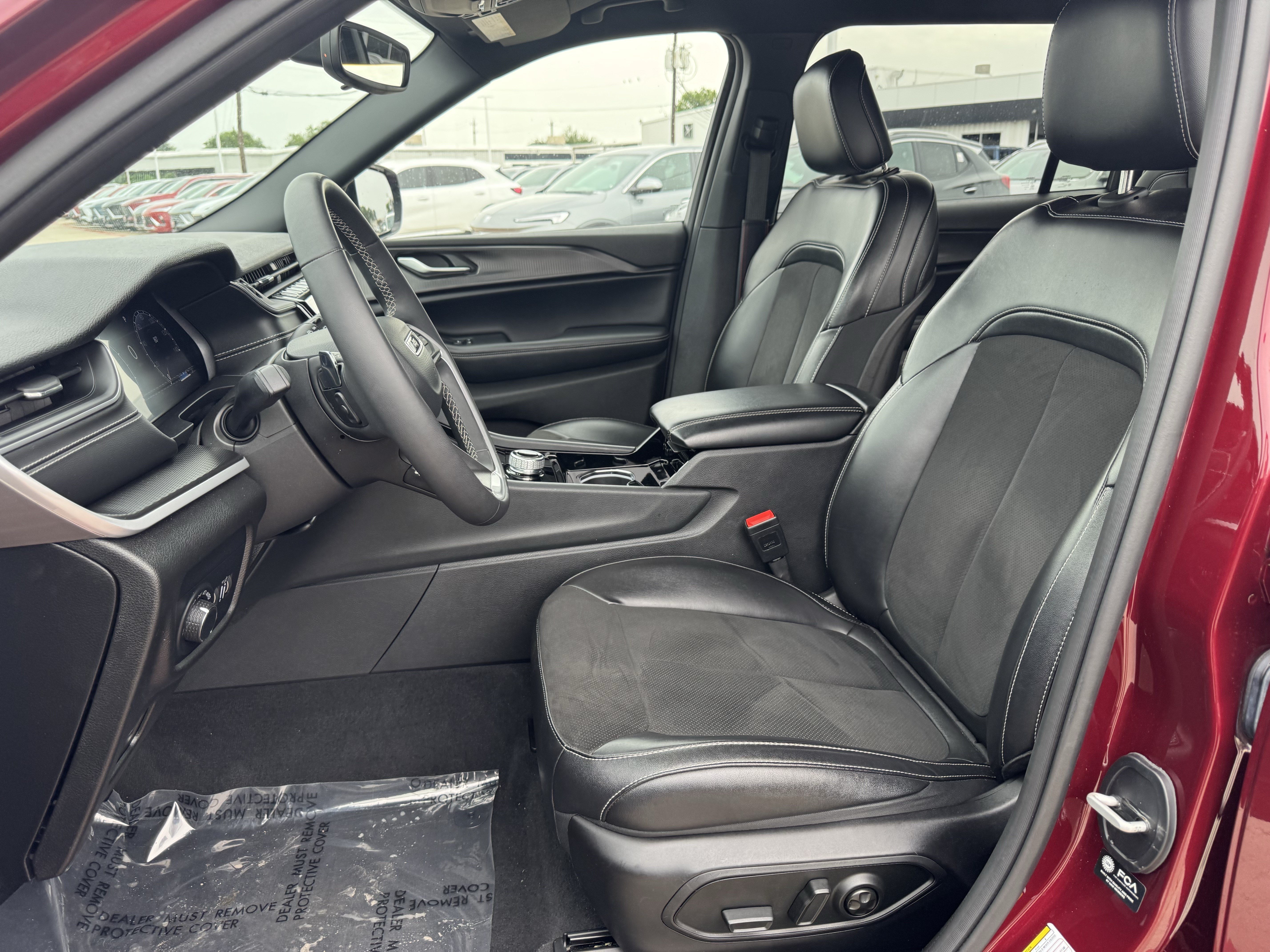 Used 2023 Jeep Grand Cherokee L Laredo AWD/4WD image 23