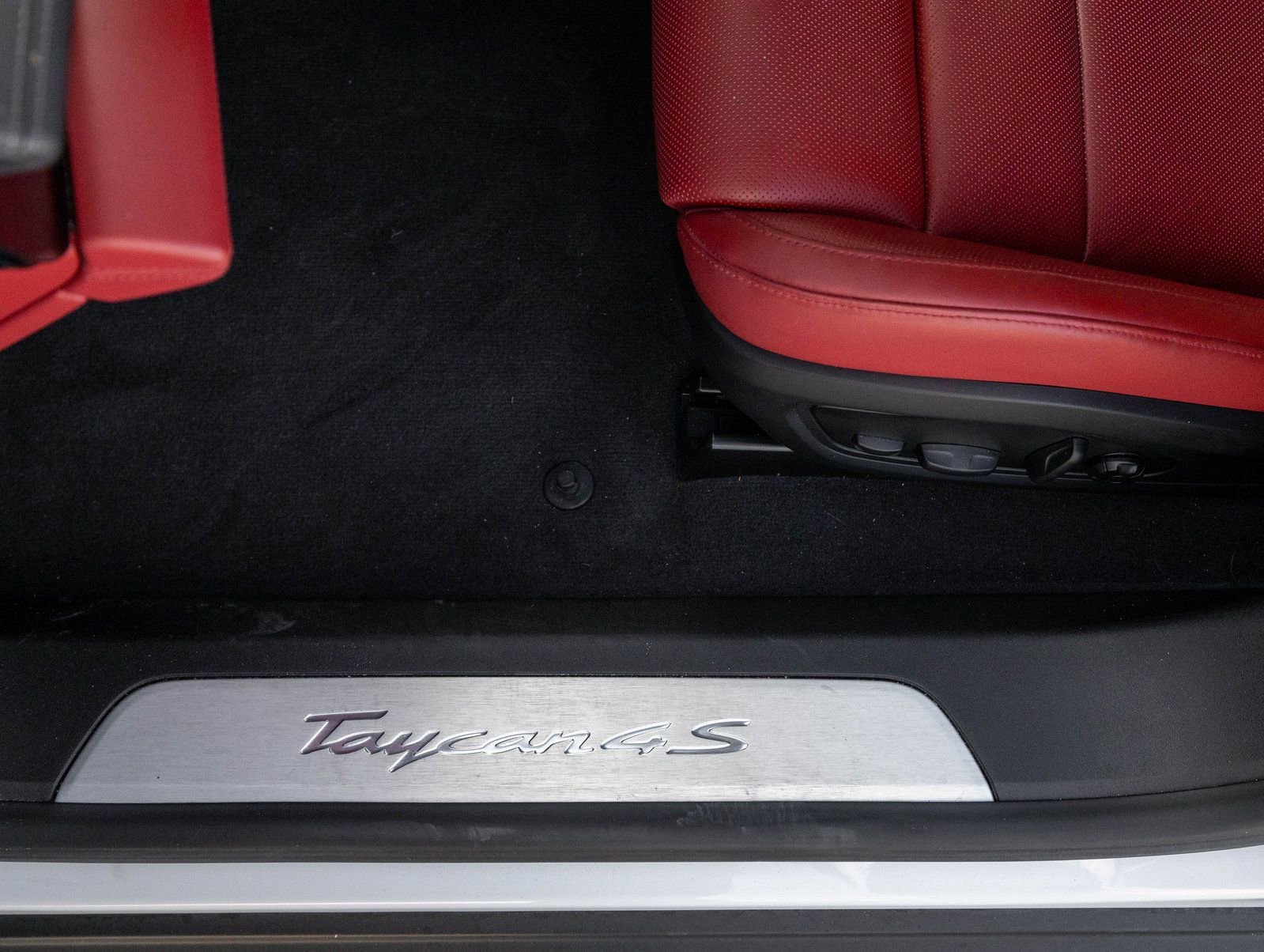 Certified 2024 Porsche Taycan 4S image 22