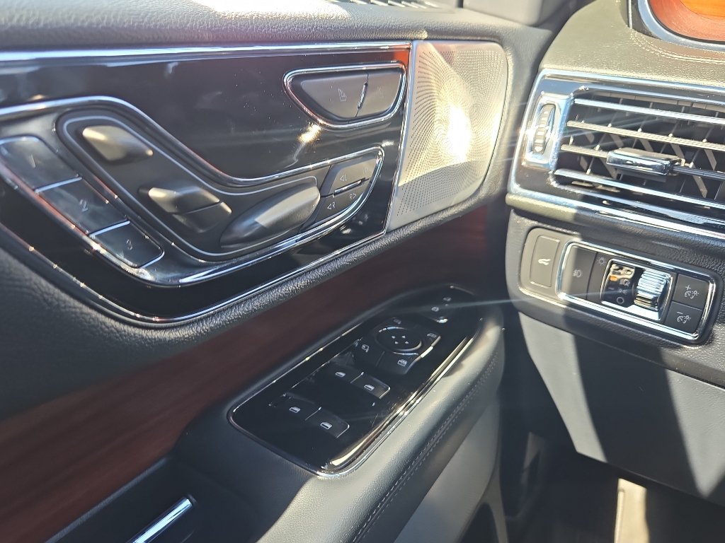 Used 2022 Lincoln Navigator Reserve AWD/4WD image 24