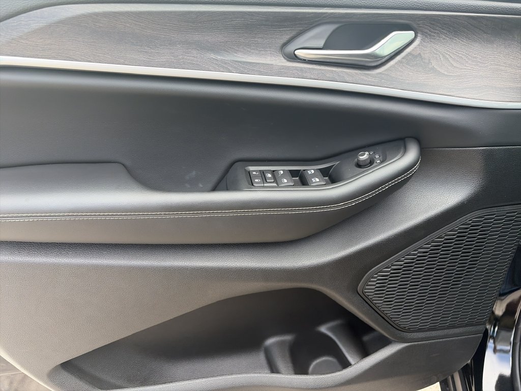 New 2026 Jeep Grand Cherokee Altitude RWD image 17