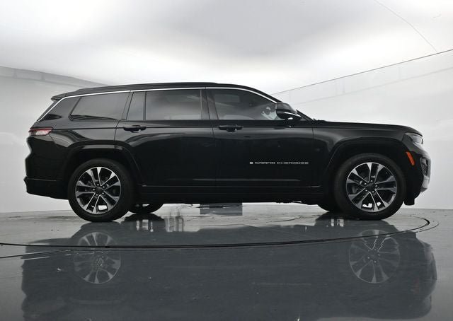 Used 2025 Jeep Grand Cherokee L Overland w/ Luxury Tech Group IV AWD/4WD image 41