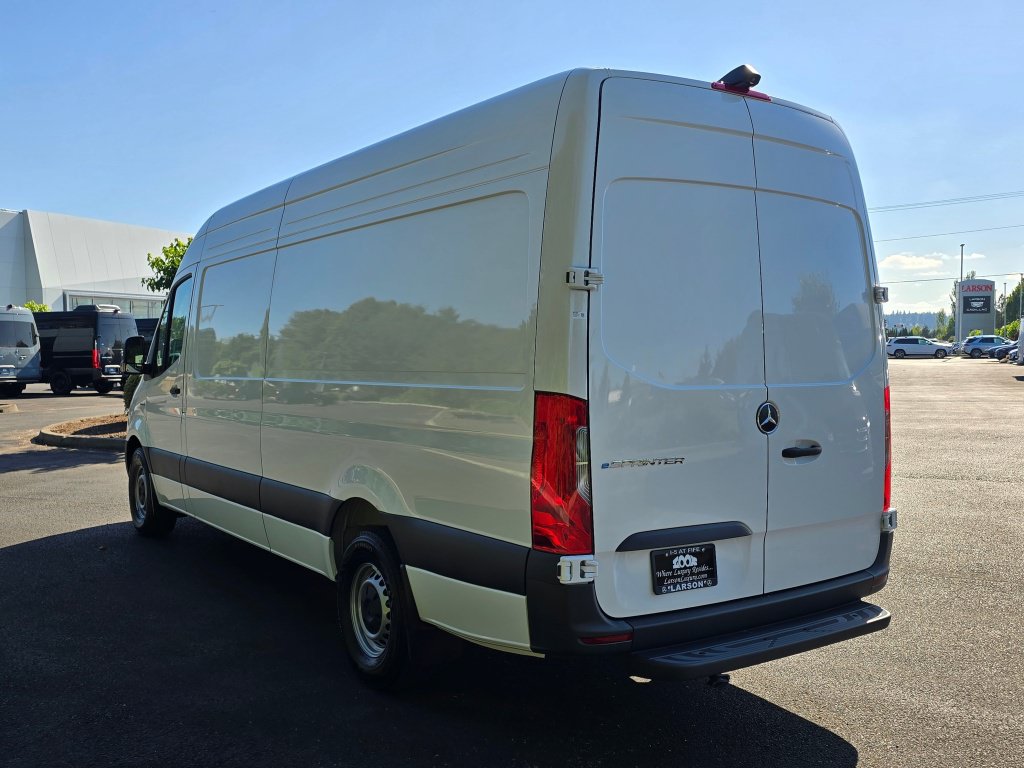New 2025 Mercedes-Benz eSprinter 170 Cargo image 4