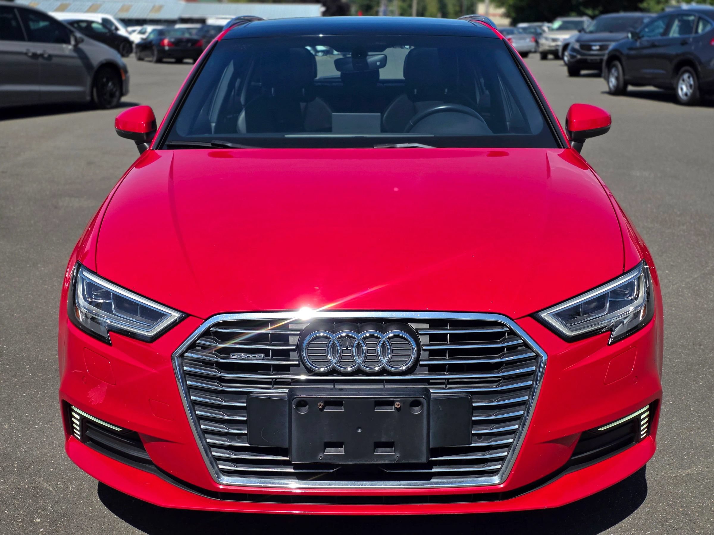 Used 2017 Audi A3 e-tron Premium Plus w/ Technology Package FWD image 2