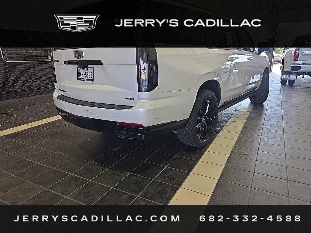 Used 2025 Cadillac Escalade ESV Sport Platinum w/ LPO, ONYX Package AWD/4WD image 6