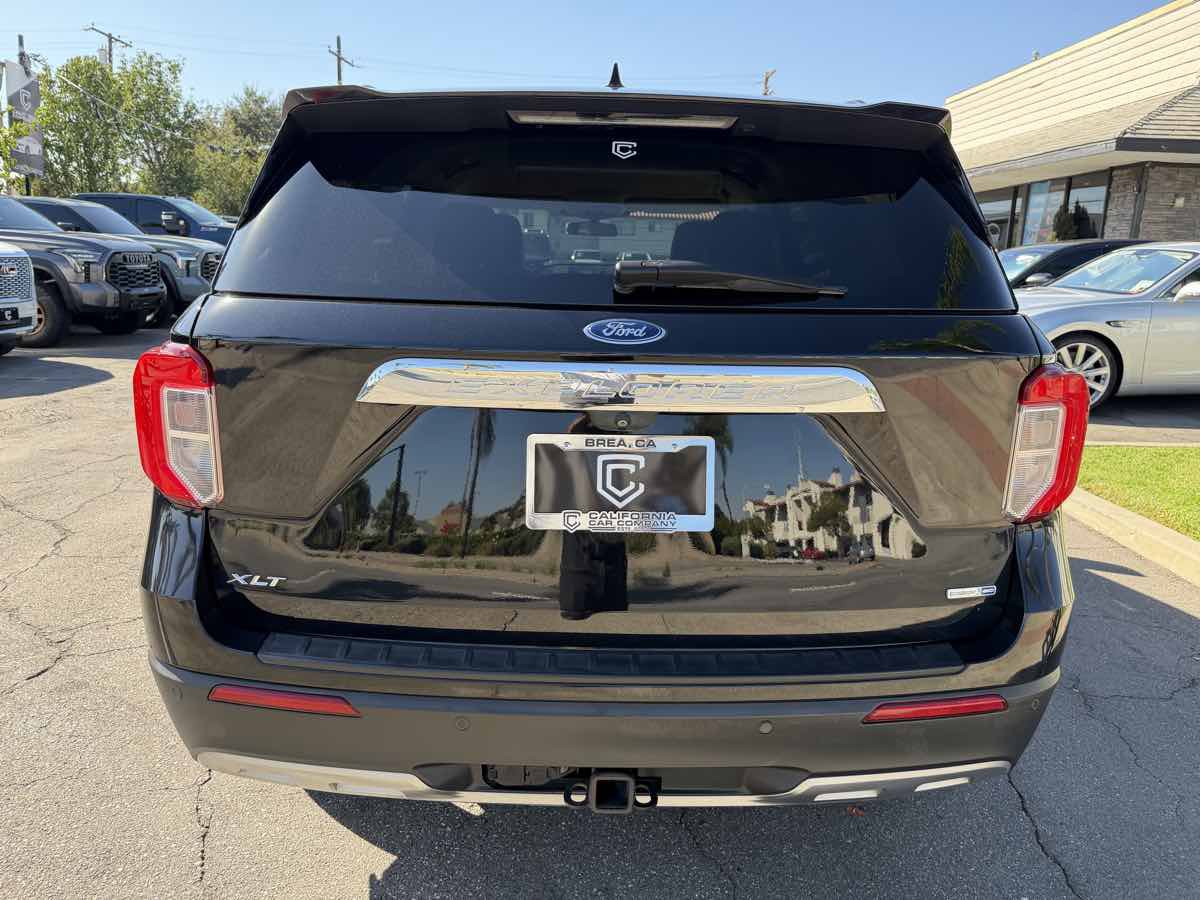 Used 2020 Ford Explorer XLT w/ Equipment Group 202A AWD/4WD image 6