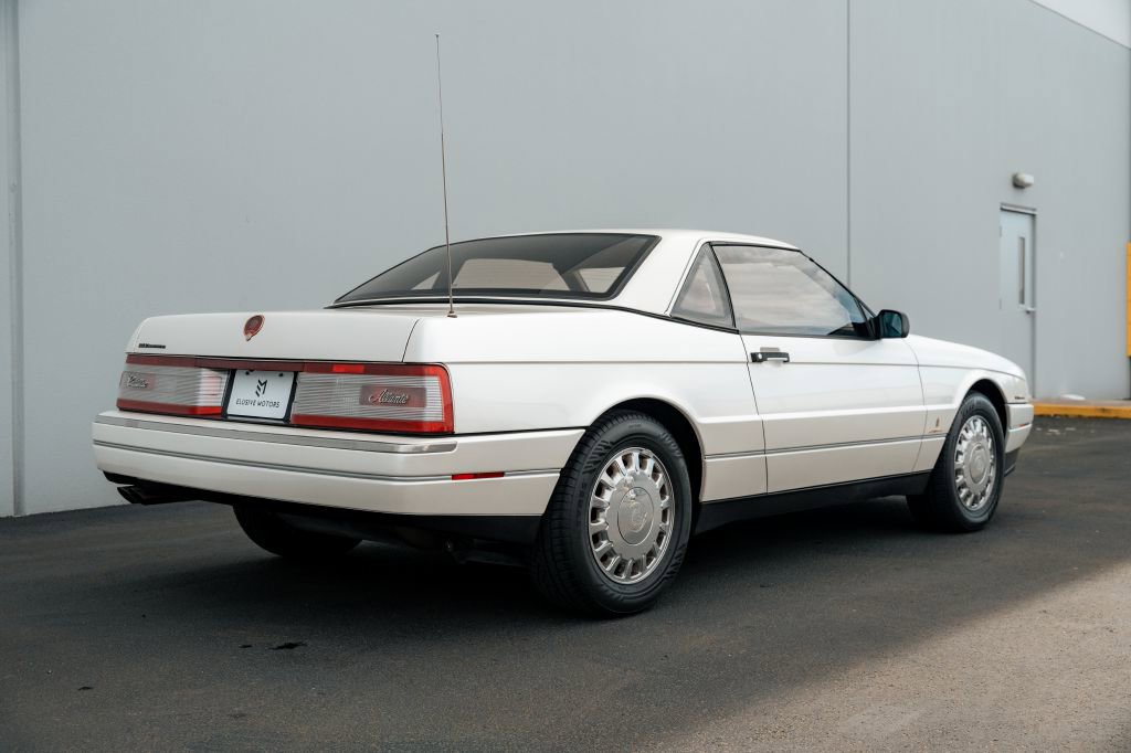 Used 1993 Cadillac Allante FWD image 7